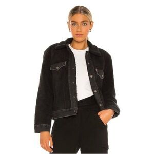 Levi's
Levi's Ex Boyfriend Sherpa Pieced
Trucker Jacket